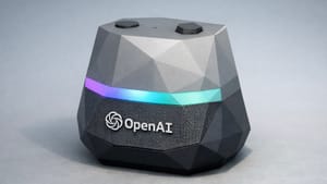 Колонка, которая смотрит: зачем OpenAI тащит камеру в гостиную