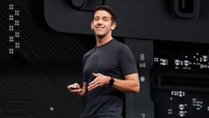 Возможный преемник Тима Кука: как Джон Тернус вернул качество устройствам Apple