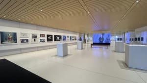 Внутри Apple Park: как выглядит закрытая выставка к 50-летию компании