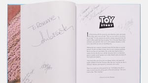 Первое издание книги о создании «Истории игрушек» с автографом Стива Джобса выставили на аукцион