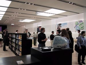 Этот день в истории Apple: дебют компьютерных магазинов компании