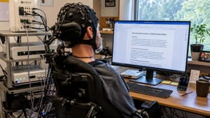 Нейроимплант помог пациенту с БАС снова работать и общаться с близкими