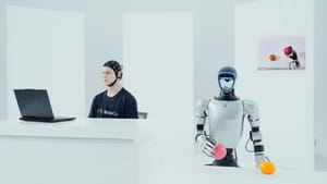 В Китае представили систему, позволяющую управлять роботами силой мысли